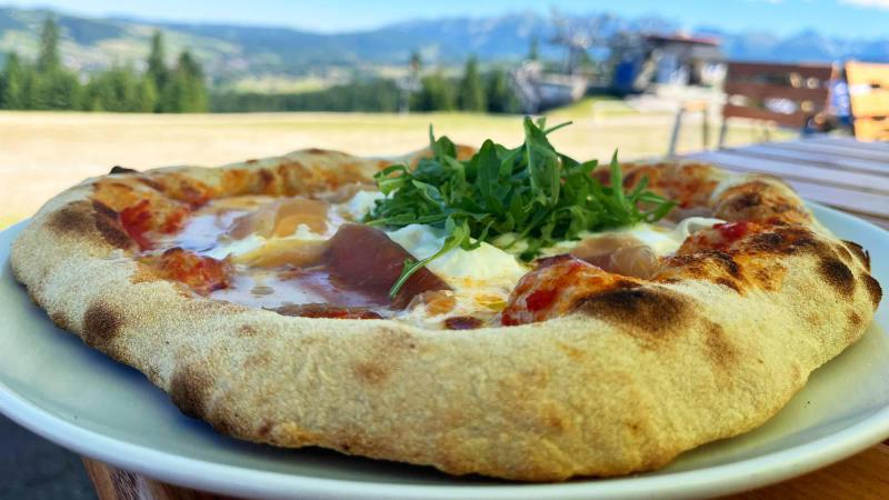 Pizza w Tatrach – smak, który łączy włoską pasję i góralską duszę